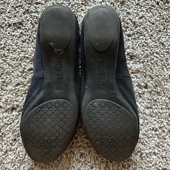 Kelly & Katie Black Loafers - Picture 3 of 5